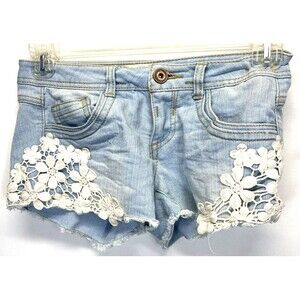 Jolt Denim Shorty Shorts Lace Raw Hem Women's Size 1  (28-29 x 2.5) RN39831